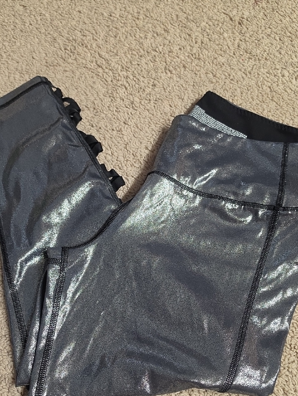Victoria's Secret Victoria Sport Knockout Capri Legging  Metallic Silver Sz L
